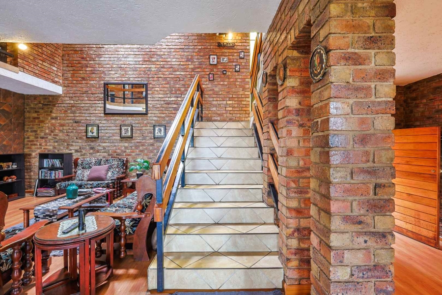 4 Bedroom Property for Sale in Hartbeespoort North West